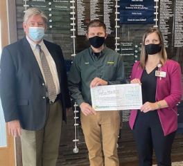 Bomgaars Donates Funds to St. Anthony Regional Cancer Center