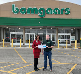 Bomgaars Donates ‘Ladies Night' Funds to St. Anthony Regional Cancer Center